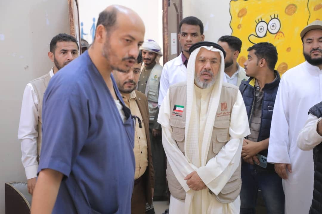 "مؤسسة حطين تدشن مشروع توزيع كراسي متحركة وإعانات للمعاقين حركيا في المهرة بتمويل جمعية نفع الخيرية بدولة الكويت"