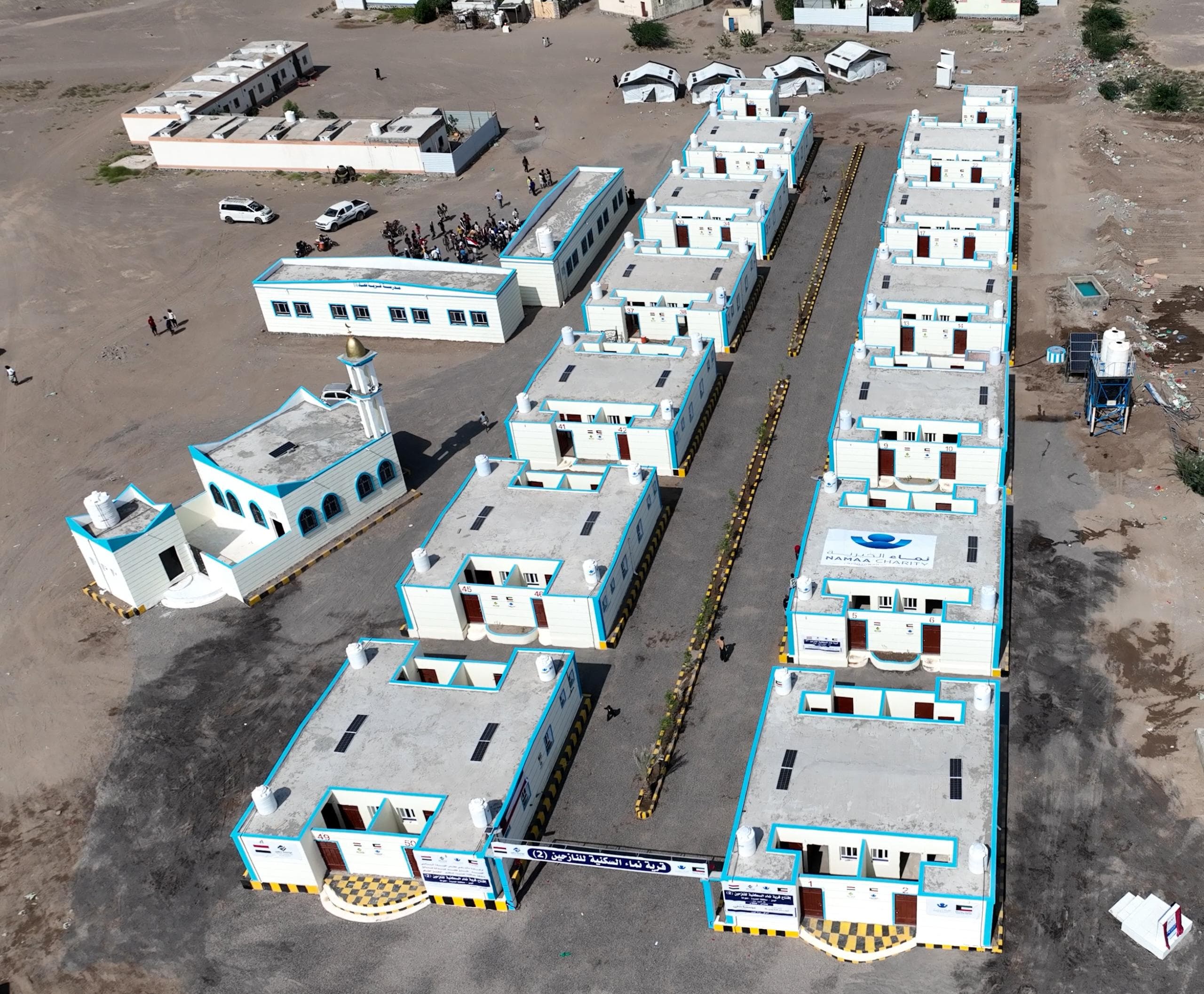 بحضور رسمي وشعبي افتتاح قرية نماء(2) السكنية للنازحين بمديرية الخوخة -محافظة الحديدة